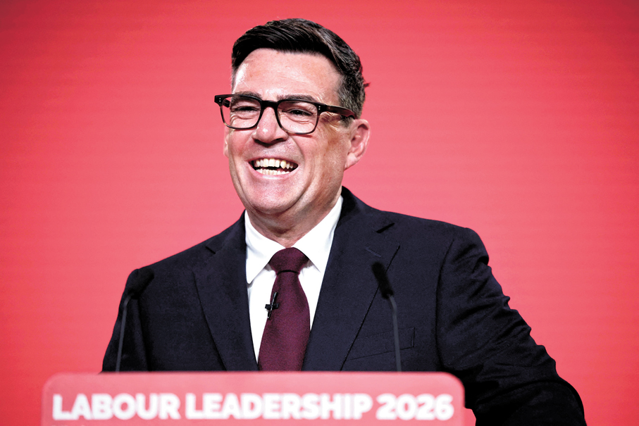 ●伯納姆在工黨特別大會上獲宣布當選黨魁，上台發言時露出燦爛笑容。 法新社