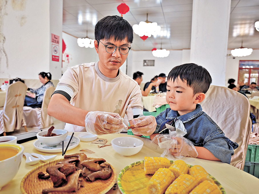 ●光明招待所的「光明三寶」遠近馳名