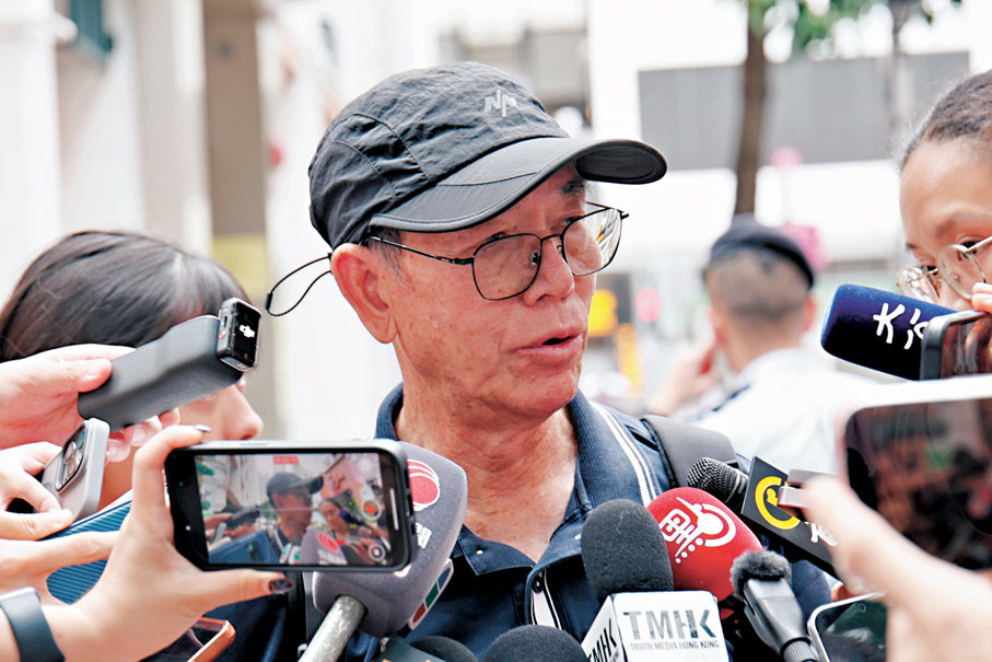●宏道閣羅先生表示，要尋找能容納全體業主的室內場地「確實存在一定難度」，支持採取分散安排。 香港文匯報記者黃艾力  攝