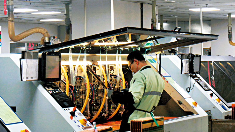 ●有專家表示，任何電子產品都難以繞開中國供應鏈。 資料圖片