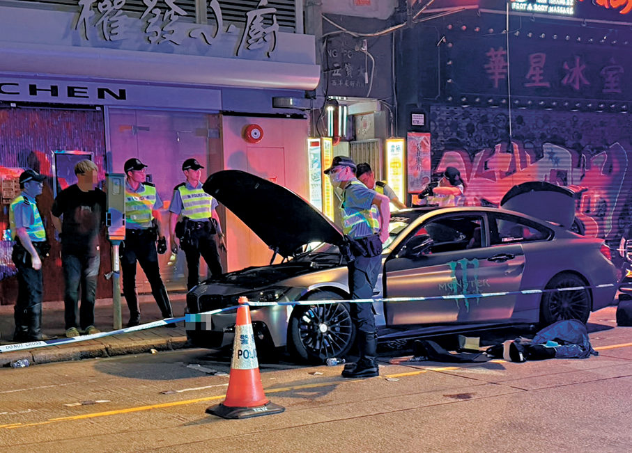 ●警方其間扣查6輛疑經非法改裝的私家車。