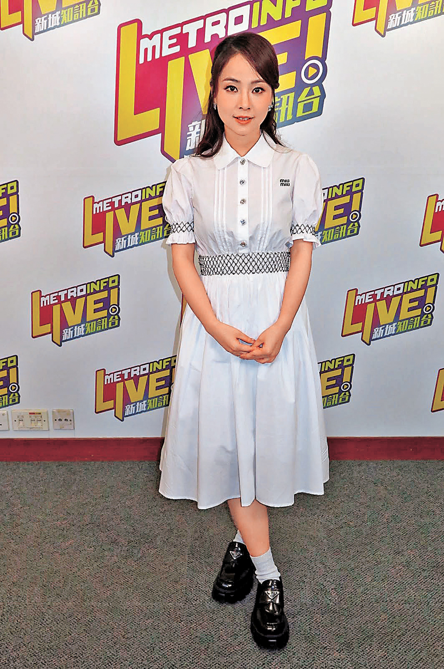 ●谷婭溦稱近期推出的系列歌曲有讓人治癒的感覺。  香港文匯報記者阿祖 攝