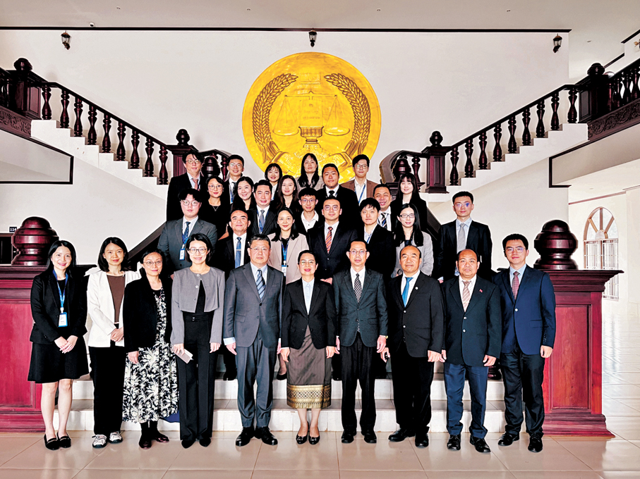 ●代表團拜訪老撾司法部並舉行座談。 大公文匯全媒體記者周琳  攝