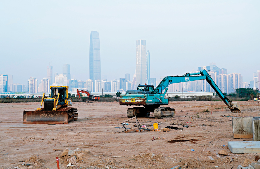 ●北都新發展區的土地平整和基建工程已如火如荼。圖為港深創科園土地平整區。資料圖片