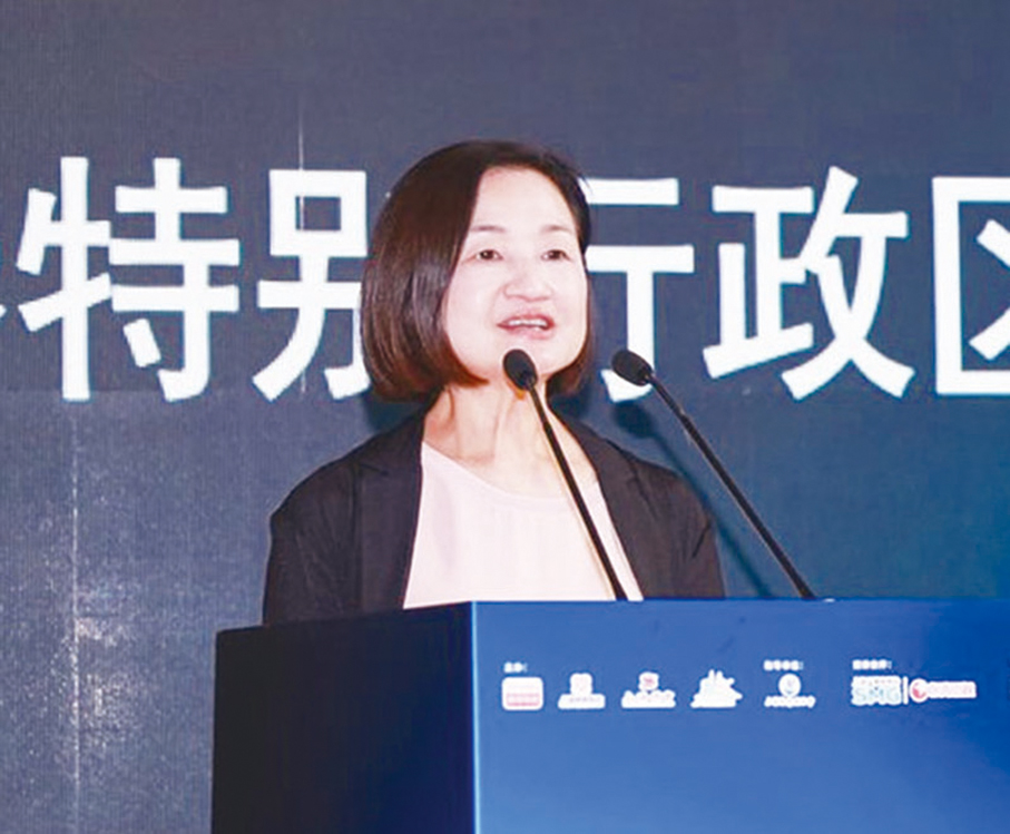 ●廣播處長關婉儀表示，港台期望以粵語流行曲作為橋樑，透過發揮香港獨特的文化軟實力，深化香港與內地的文化連繫。