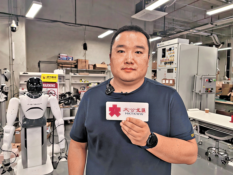 ●張建國指機械人可徹底替代高危人工操作。香港文匯報記者郭若溪  攝