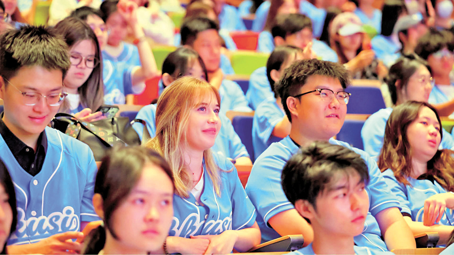 ●香港大學暑期課程（HKUSI）2026年吸引來自30多個國家及地區、超過五千五百名學生參與。 港大供圖