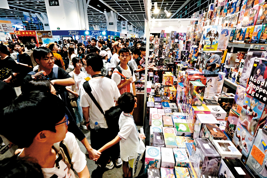 ●動漫電玩節的產品琳琅滿目，是一眾動漫迷的「天堂」。香港文匯報記者涂穴  攝