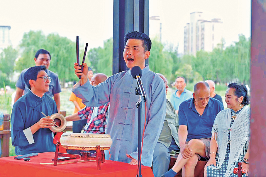 ●河南墜子老師李冬梅舉行專場活動。