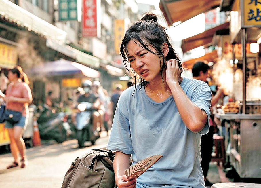 ●皮膚上冒出成片紅疹，伴隨劇烈瘙癢，讓人坐立難安，這是一種季節性的皮膚炎症。
