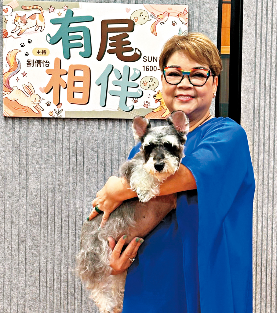 ●肥媽帶同愛犬現身。 香港文匯報記者子棠 攝