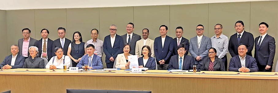 ●香港對外交流友好協會提交五年規劃建議書。