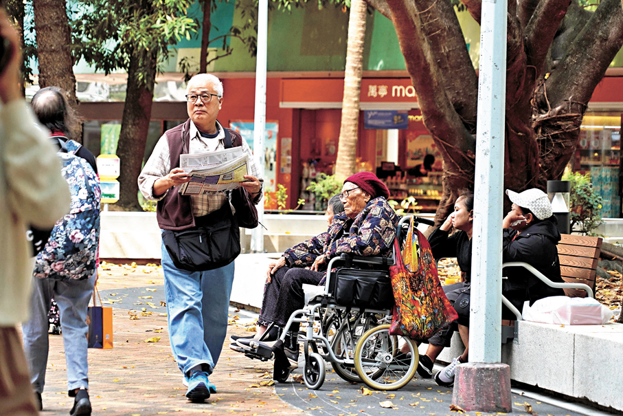 ●特區政府銀色債券，旨在為年長市民提供安全可靠、低風險、且具穩定回報的投資選項。