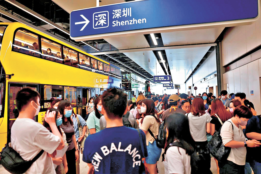 ●今次測試包括模擬的士、巴士、小巴同步上落客情況，識別運作瓶頸與潛在風險。