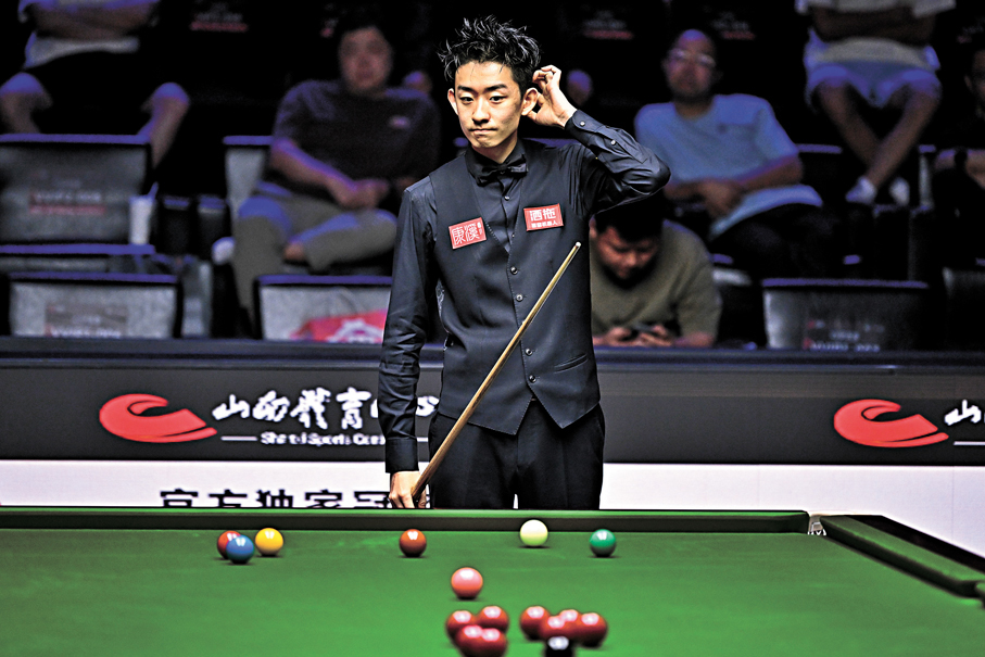 ●吳宜澤狀態不穩，以2：6不敵基拔。 中新社