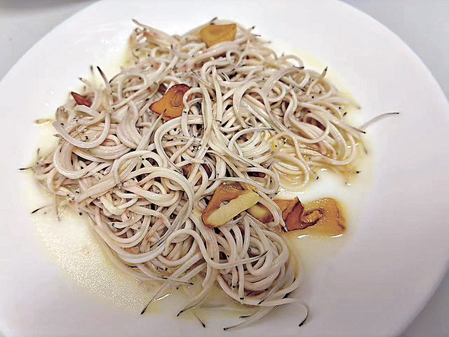 ●巴斯克最具特色的食物：鱔苗。