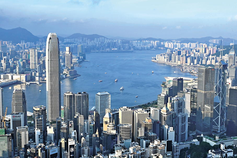 ●人民幣國債期貨落地為香港升級成全球離岸風險管理樞紐提供堅實基礎。圖為維港景色。 資料圖片