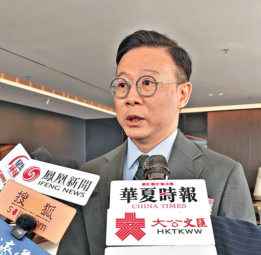 ●張國鈞表示，香港是「中國企業走向世界的窗口」。