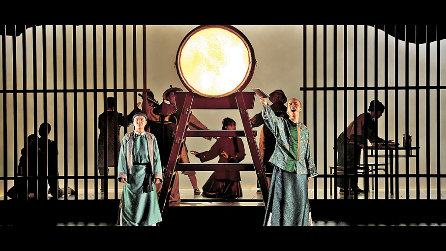 ●香港原創舞台作品《大狀王》去年登陸上海和北京，一票難求。  港台供圖