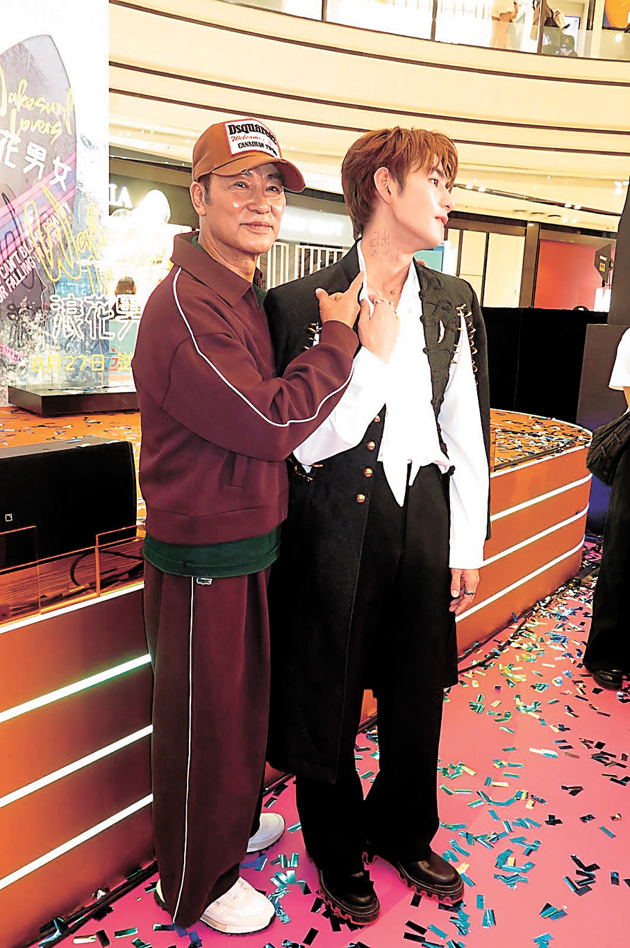 ●任達華（左）與魏浚笙演電影《PTU》經典一幕「捽甩佢」。   香港文匯報記者阿祖 攝