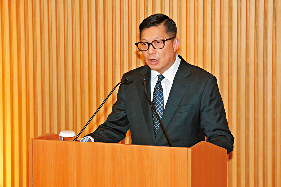●保安局局長鄧炳強會見傳媒。香港文匯報記者北山彥  攝