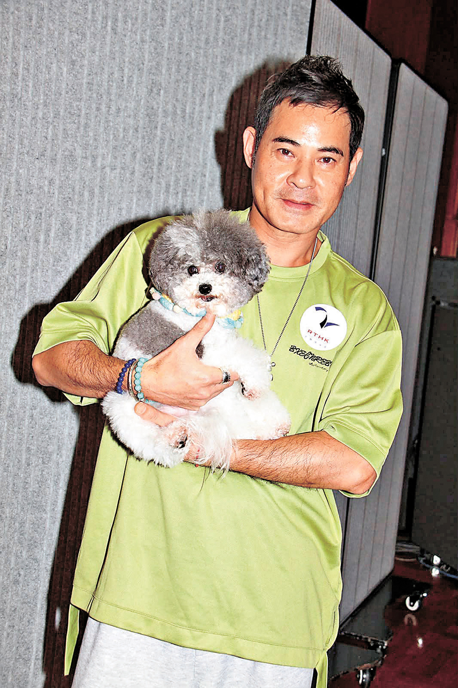 黃智賢早已視愛犬為家人。