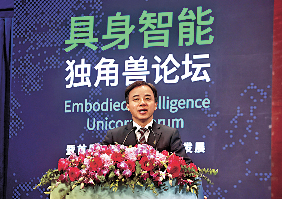 ●張翔認為香港在創新鏈的基礎研究階段成就斐然，但在產業化轉化環節有所欠缺。 香港文匯報記者郭木又 攝