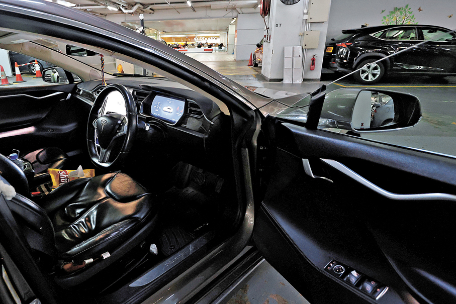 ●車輛的A柱、B柱及C柱都是購買二手車輛時需要留意的地方。香港文匯報記者黃艾力  攝