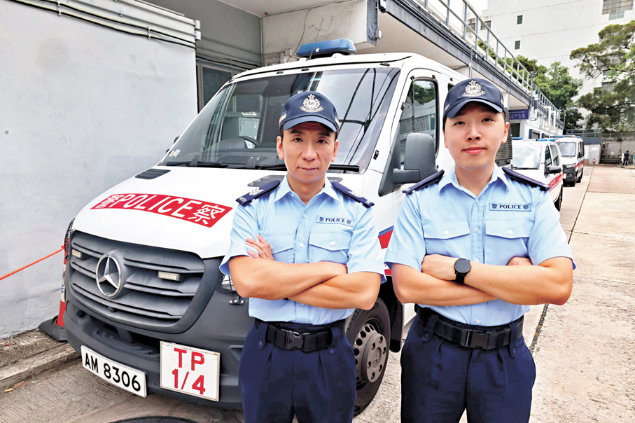 ●左起：警長蔡勁超、警員陳明臻。香港文匯報記者劉友光  攝