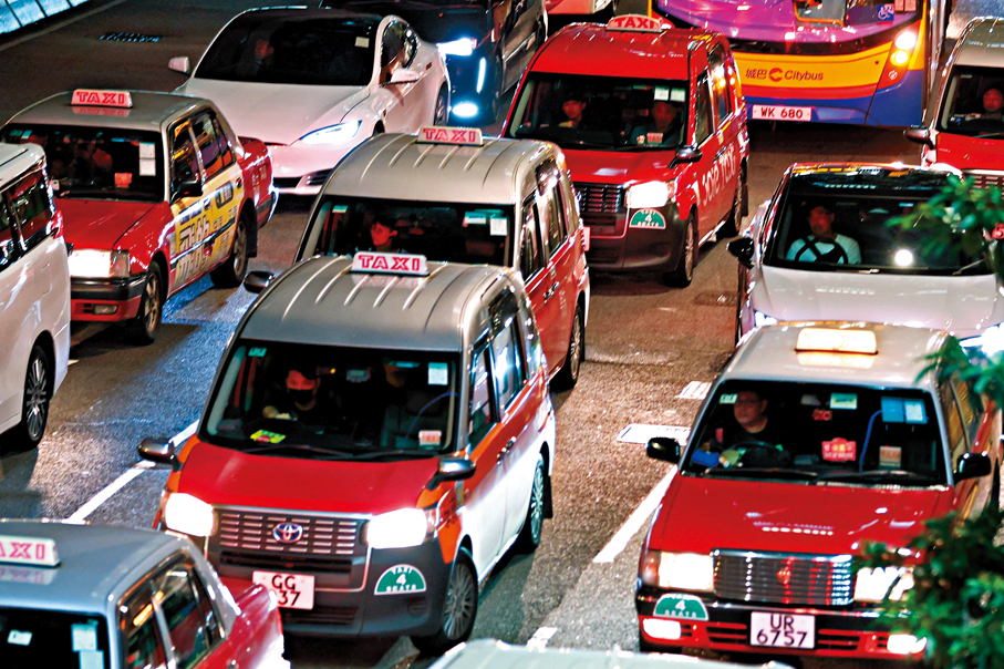 ●香港網約車牌照昨天開放申請，多個網約車平台表示正積極籌備相關事宜。 香港文匯報記者萬霜靈 攝