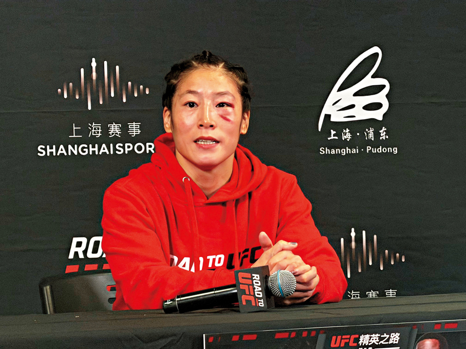●孟博勝出後接受訪問。香港文匯報記者夏微  攝