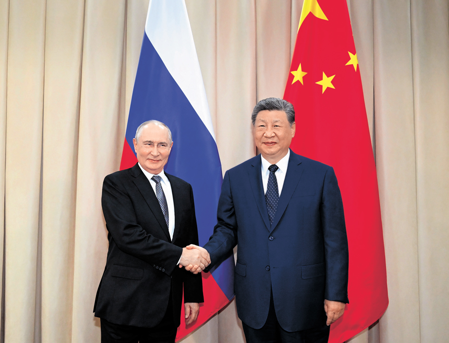 ●當地時間8月31日下午，國家主席習近平在比什凱克出席2026年上海合作組織峰會期間會見俄羅斯總統普京。新華社