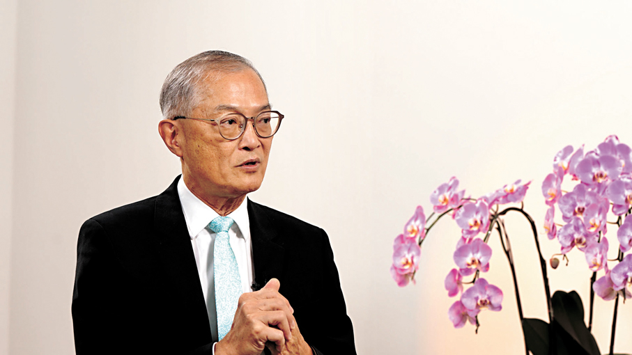 ●盧寵茂認為在生物醫藥研發及應用方面，香港具備獨特優勢。  港台供圖