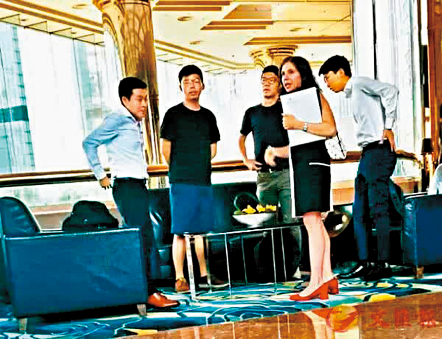 ●黃之鋒、羅冠聰在修例風波期間與時任美國駐港澳總領事館政治部主管伊珠麗會面。 資料圖片