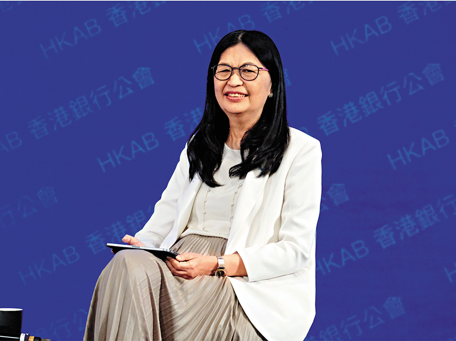 ●證監會行政總裁梁鳳儀。香港文匯報記者涂穴  攝