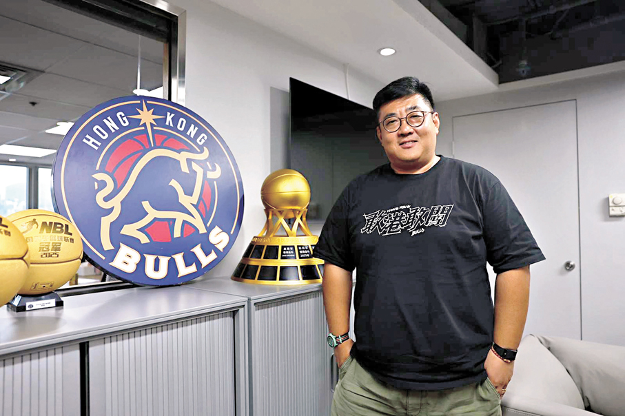●香港金牛總經理孫欣偉致力加強球隊陣容。 香港文匯報記者郭正謙  攝