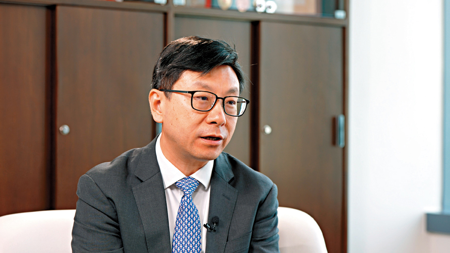 ●孫玉菡表示，計劃未來加強支援在職家庭育兒，擴大社區幼兒照顧及課後託管服務。 港台供圖