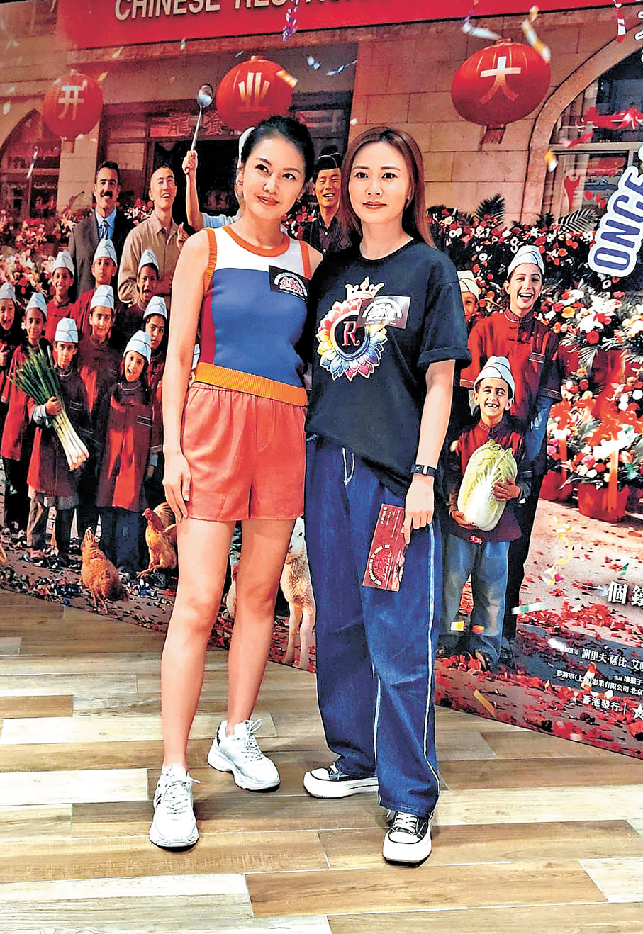 ●陳庭欣（左）勸朱晨麗（右）感情事「唔使急」。   香港文匯報記者梁靜儀 攝