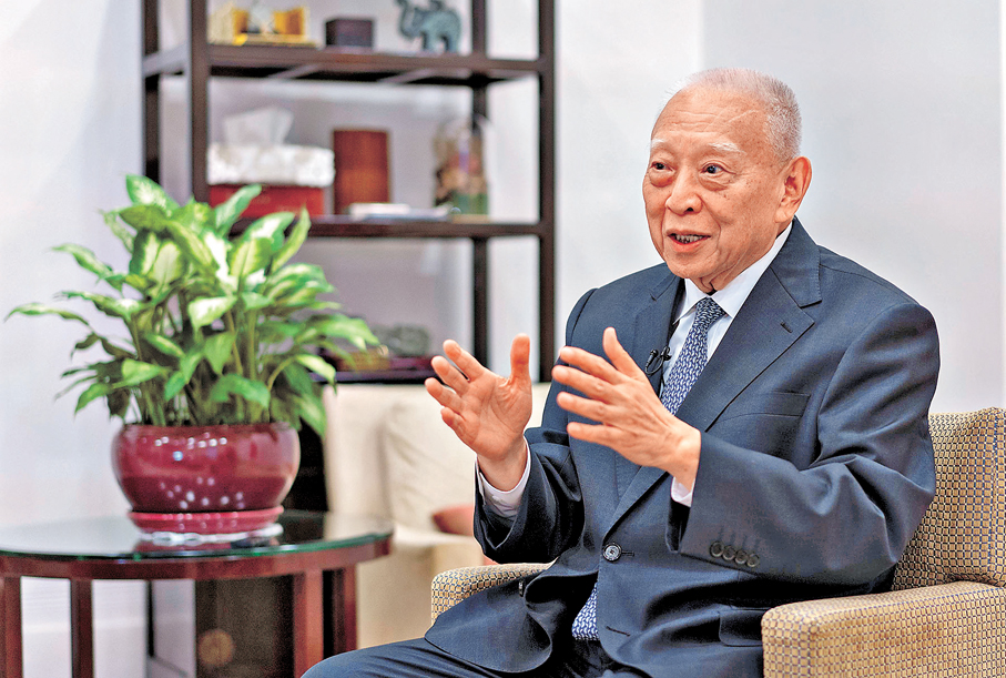 ●董建華前日逝世，本港政團紛紛表示深切悼念，讚揚董建華在維護香港整體利益，維護國家主權、安全和發展利益，以及為香港順利回歸、平穩過渡和「一國兩制」成功實踐作出了重大歷史性貢獻。 資料圖片