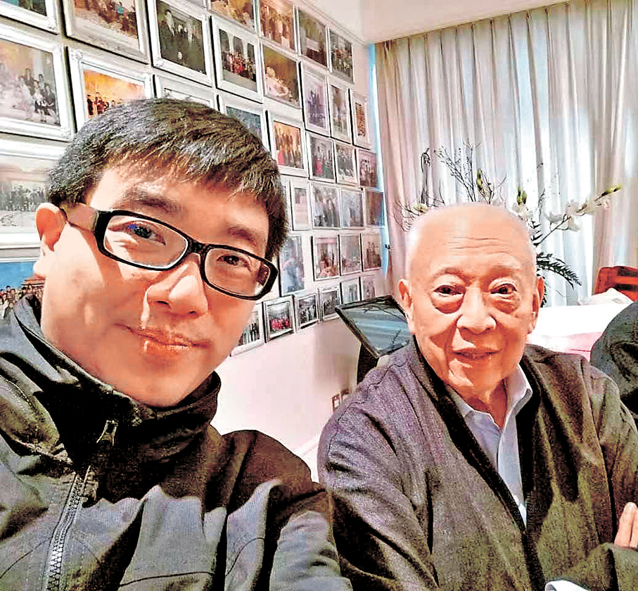 ●李浩然分享與董建華的合照。 李浩然Fb圖片