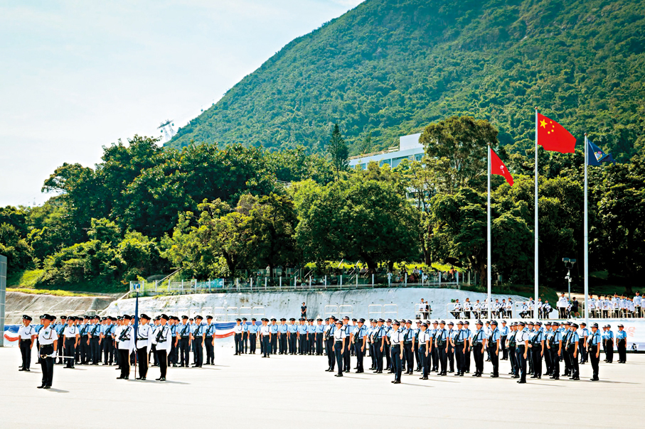 ●17名見習督察及110名學警結業，正式加入警隊。 香港警察Fb圖片