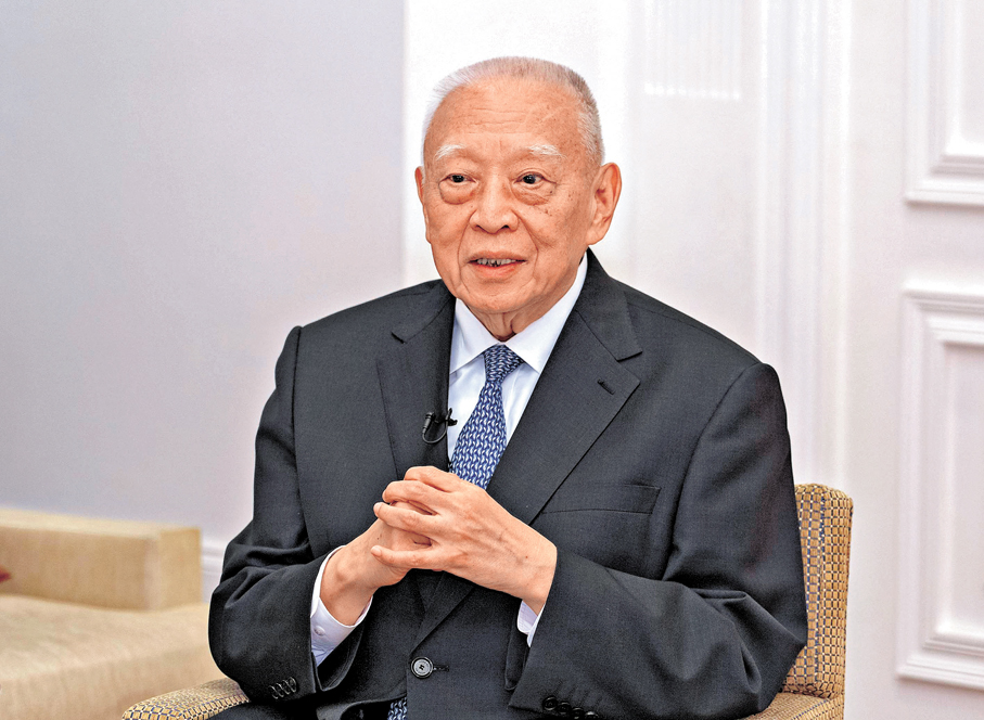 ●董建華先生治喪委員會謹訂於9月19日（周六）15時至22時在香港殯儀館福海堂設靈，翌日（周日）上午9時舉行公祭儀式。資料圖片