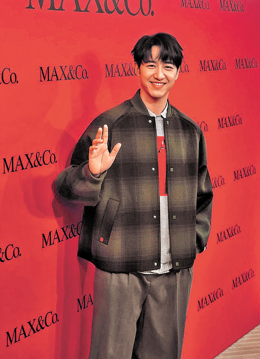 ●馮允謙笑言不夠膽介紹自己是演員。 香港文匯報記者梁靜儀  攝