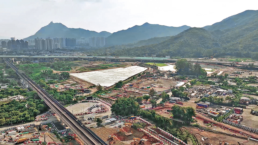 ●院校可以只申請一個區域或多個區域。圖為洪水橋大學城用地航拍圖。 政府新聞處