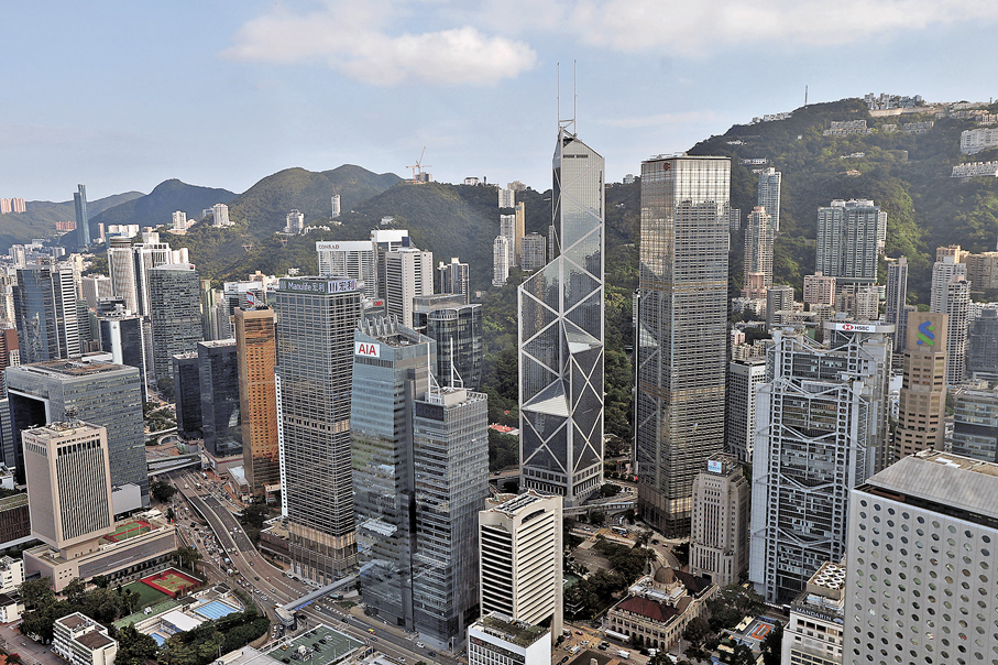 ●張玉閣認為香港第一個五年規劃含金量高、亮點和新意迭出。  香港文匯報記者曾興偉  攝