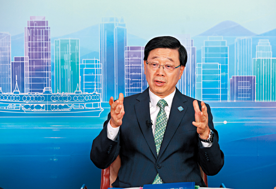 ●李家超昨日在接受香港文匯報專訪時，談及布局這份規劃的方針要義。 香港文匯報記者曾興偉  攝