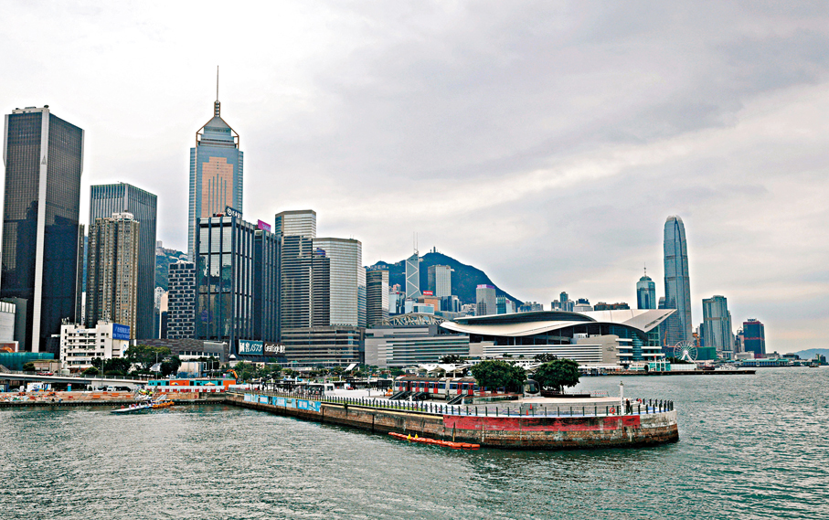 ●支援中小企業升級轉型為商經局未來工作之一。圖為維港。  香港文匯報記者郭木又  攝