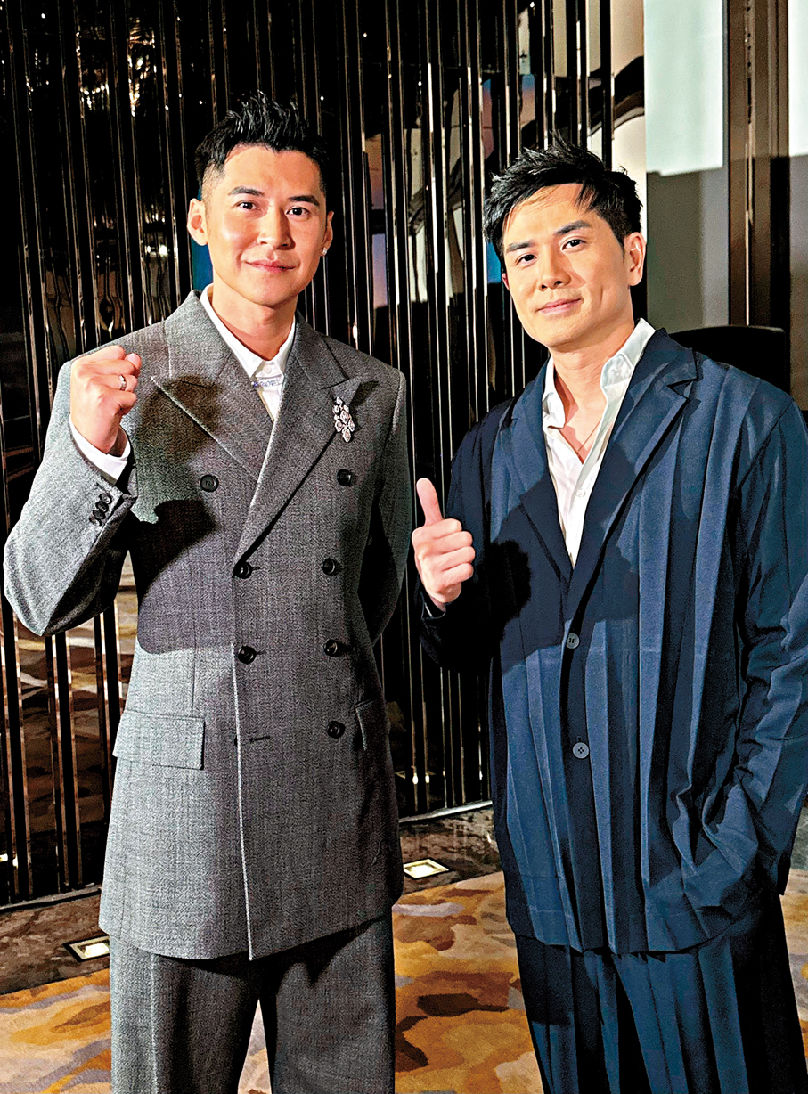 ●陳家樂（左）與伍允龍前晚任選美評判。香港文匯報記者林子棠  攝