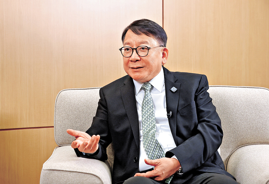 ●陳國基接受香港文匯報專訪。 香港文匯報記者曾興偉 攝