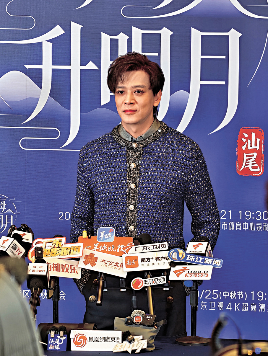 ●陳曉東稱作新歌想更加個人化、做新鮮的東西。  香港文匯報記者胡若璋 攝